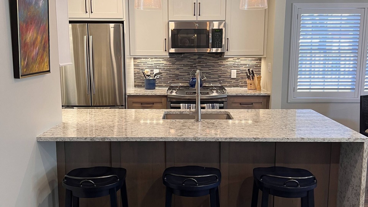 Harbor Springs Condo | Bay Springs Condo #6 is The Perfect Choice for Your Harbor Springs Vacation!