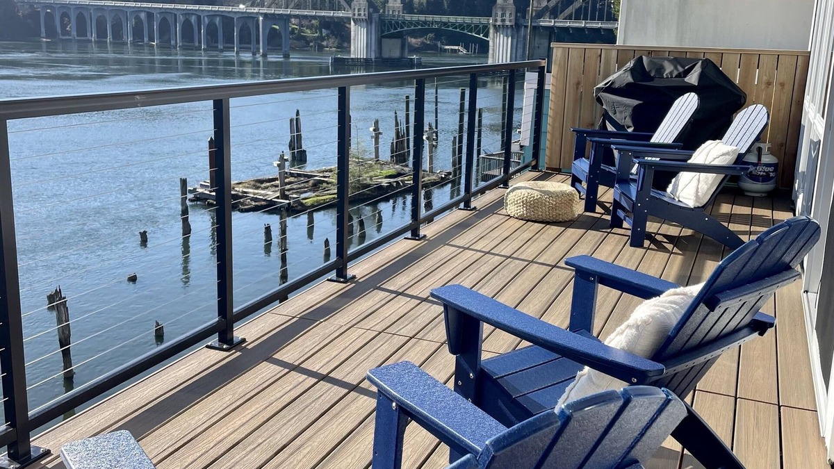 Florence Apartment | Bay Window -incredible river views- Old Town- new deck! Lots of stairs.
