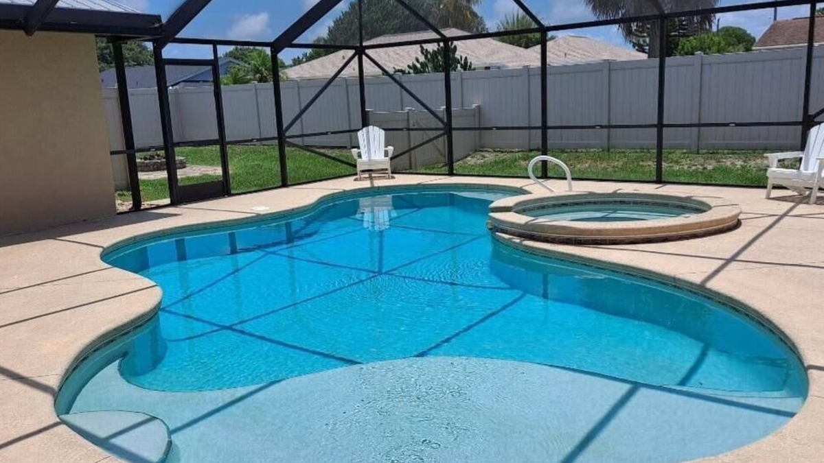 Rockledge House | Bayberry Breeze - 3B/2B Pet Friendly Private Pool
