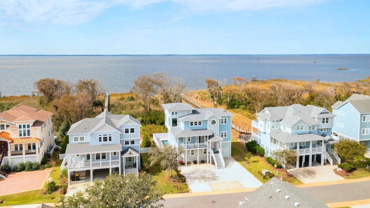 Corolla House | Baydream Believer Corolla