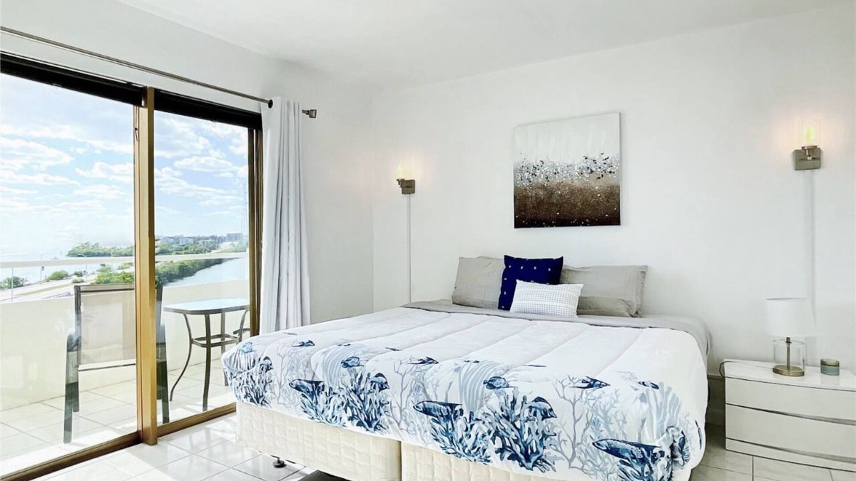 North Bay Village Apartment | Bayfront apartment with Breathtaking views. 1 bdr w/balcony . Free Parking