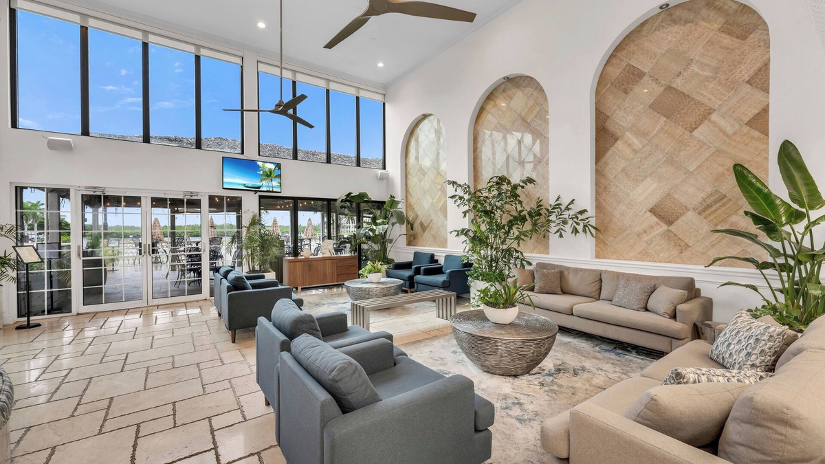 Redevelopment Area Hotel | Bayfront Inn Fifth Avenue