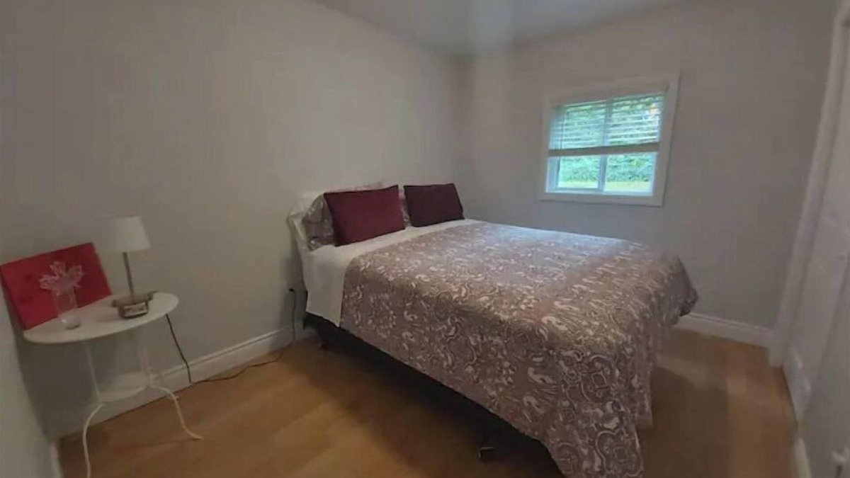 Hope Bay House | Bayfront Rustic Cottage | 4Br + Pet Friendly
