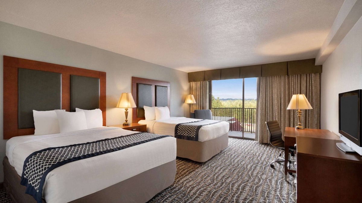 West Hills Hotel | Baymont by Wyndham Bremerton WA