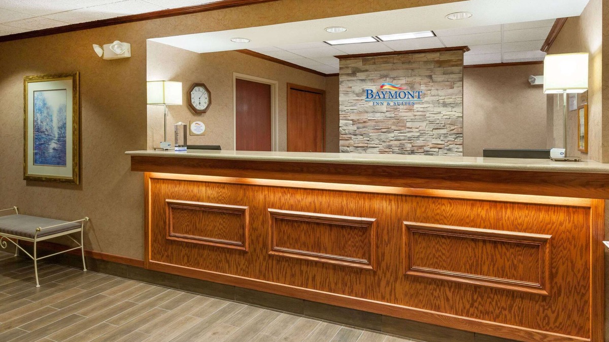 Chelsea Hotel | Baymont by Wyndham Chelsea