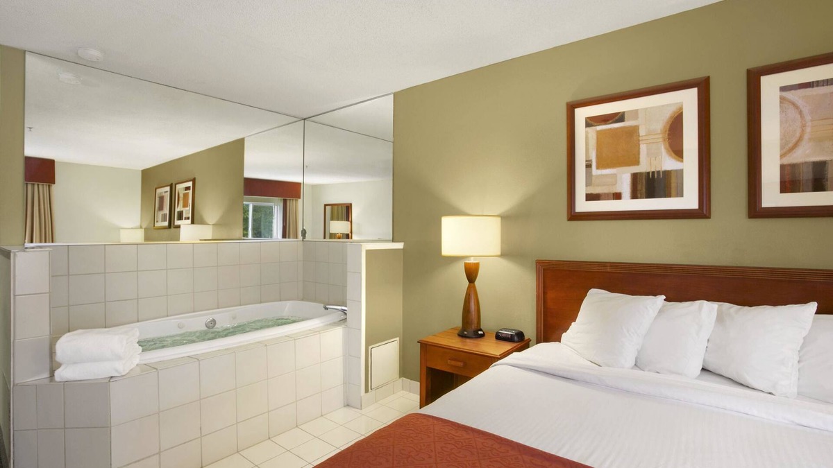 Haubstadt Hotel | Baymont by Wyndham Evansville North/Haubstadt