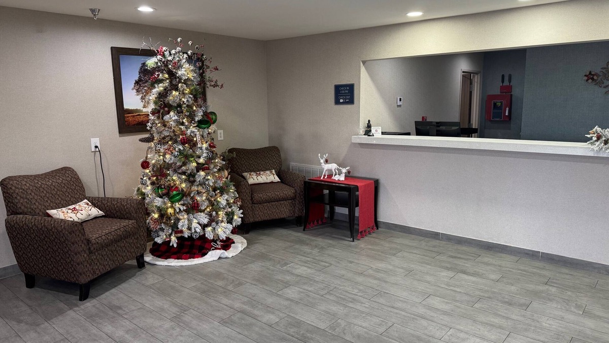 Iowa Hotel | Baymont by Wyndham Iowa Lake Charles