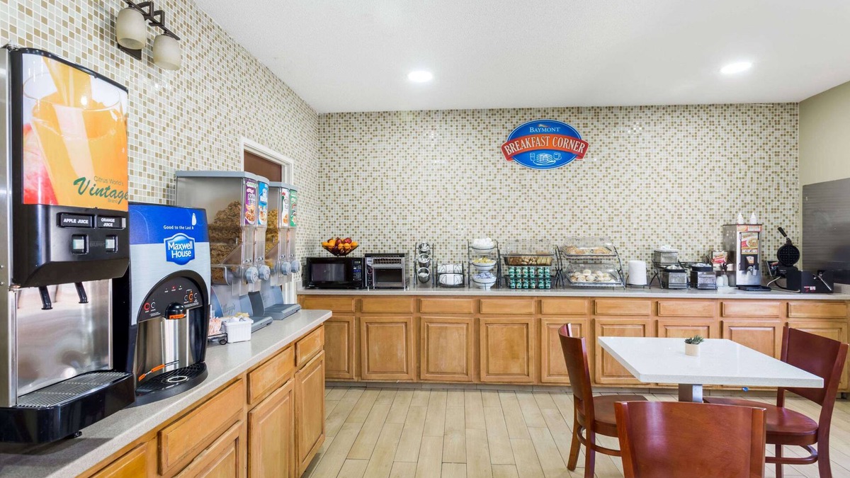 Garden City Hotel | Baymont by Wyndham Savannah/Garden City