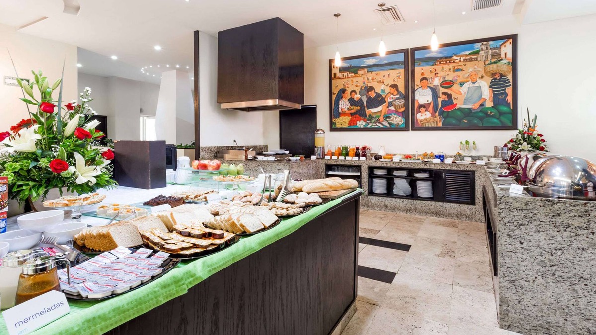 Lazaro Cardenas Hotel | Baymont Inn and Suites Lazaro Cardenas