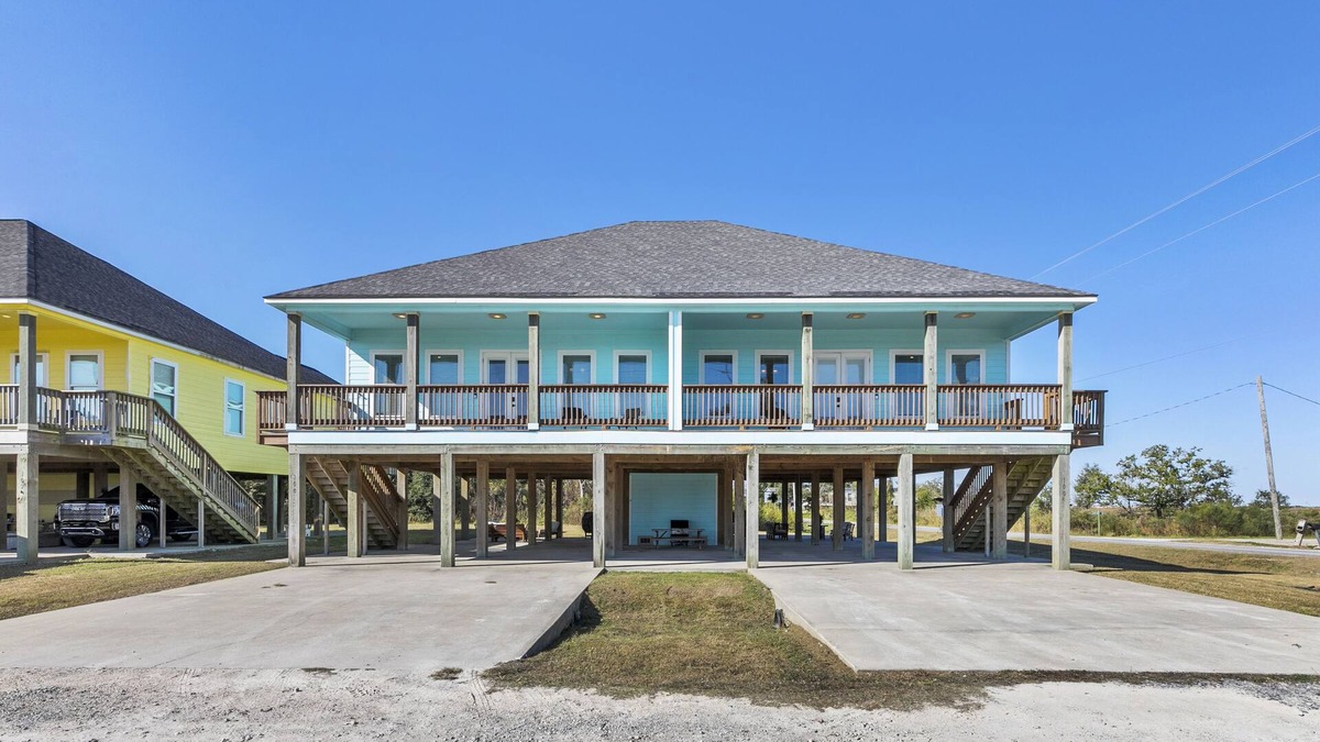 Hackberry House | Bayou Bliss Lodge