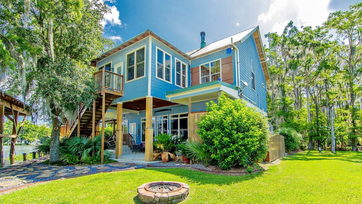 Pierre Part House | "Bayou Fever" a Cajun Bayou Paradise -Sleeps 12
