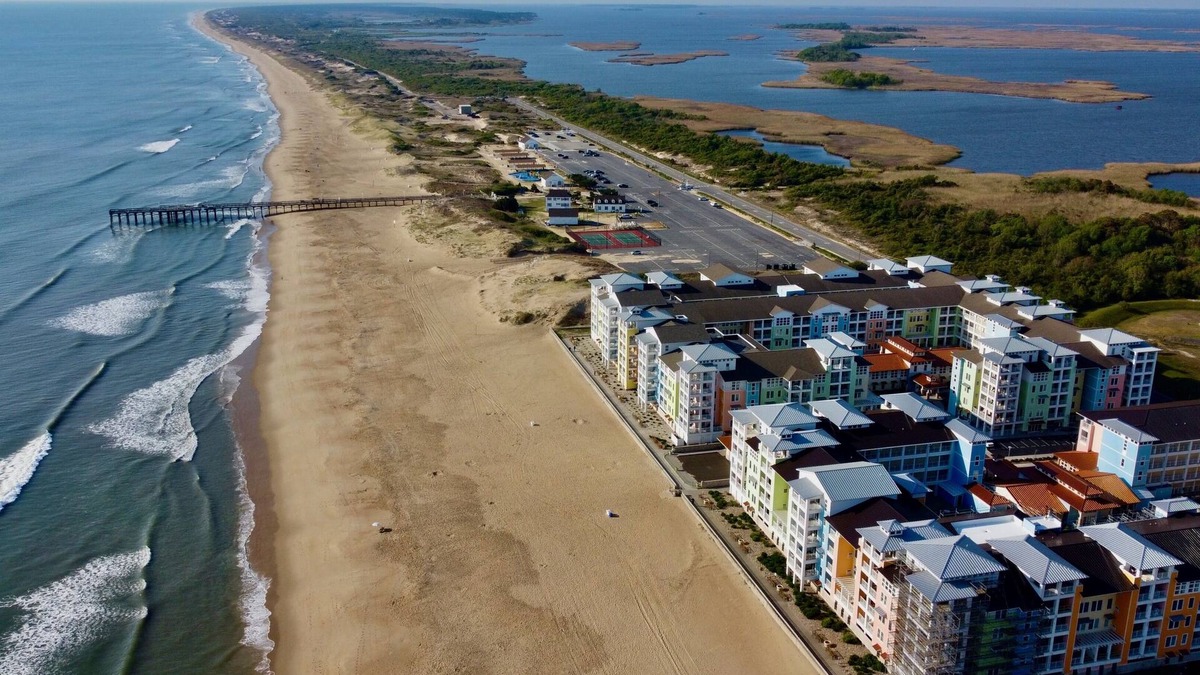 Sandbridge Condo | Bayside condo right on the beach, beautiful views, onsite pools