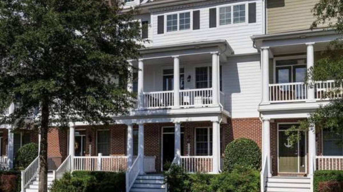 The Commons House | Bayside Resort 3-Story 4BR Townhome