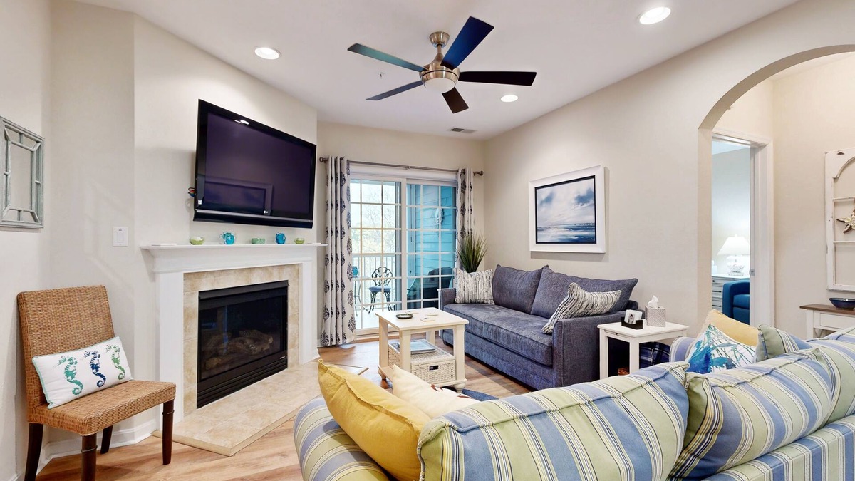 Sun Ridge Condo | Bayside Resort 3rd-floor condo with indoor/outdoor pools, hot tub, tennis & gym