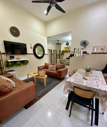 Kuantan House | Bayt Al - Jazmy Musliim only