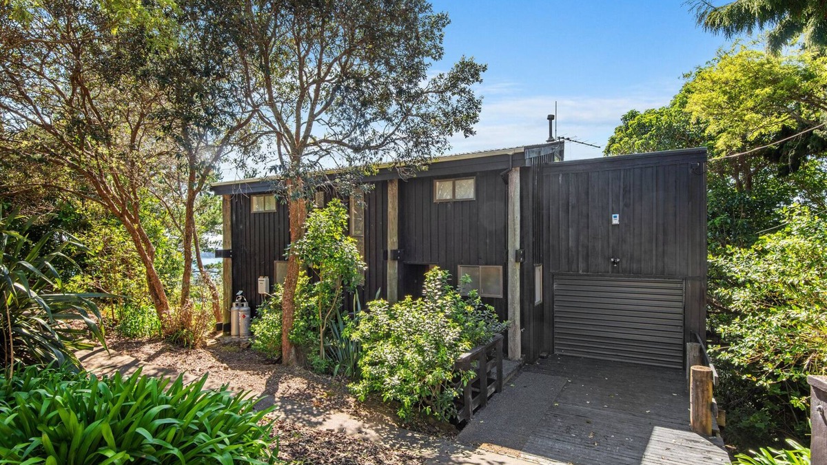 Helena Bay House | Bayview Beauty - Helena Bay Holiday Home