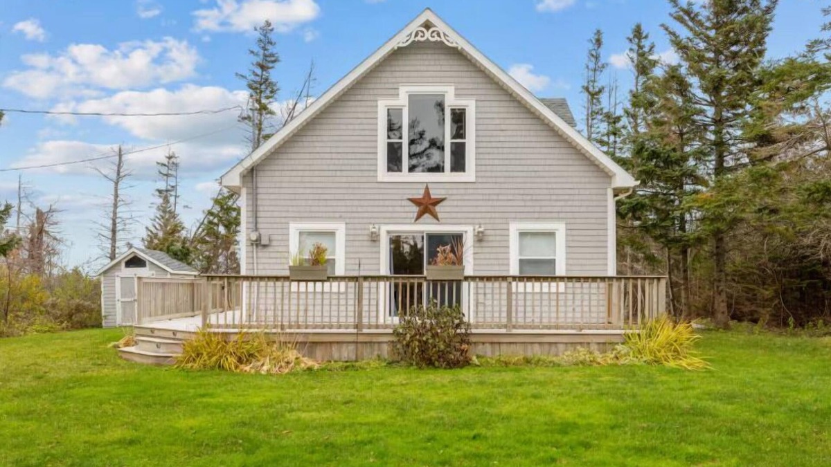 Bayview House | Bayview Chalet in Cavendish