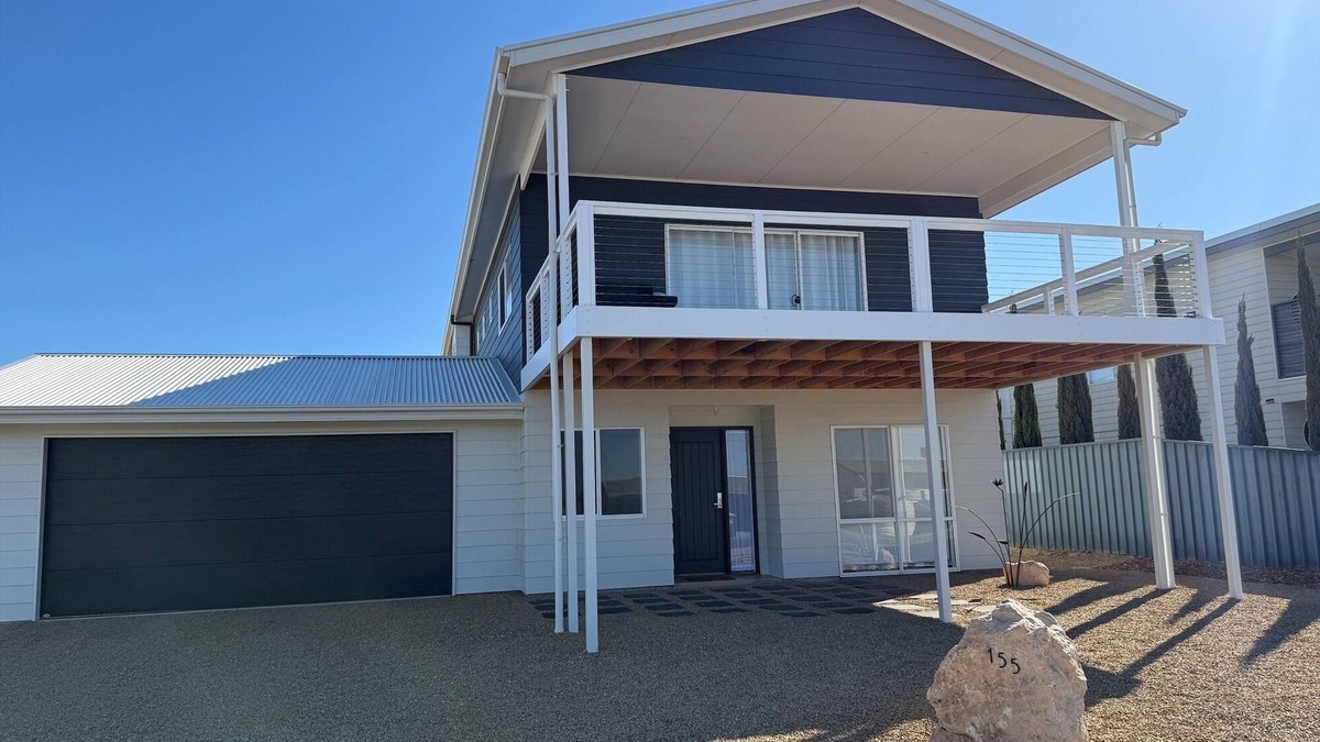 Para Wurlie House | Bayview Escape - Sea views from balcony! Off Peak Special!