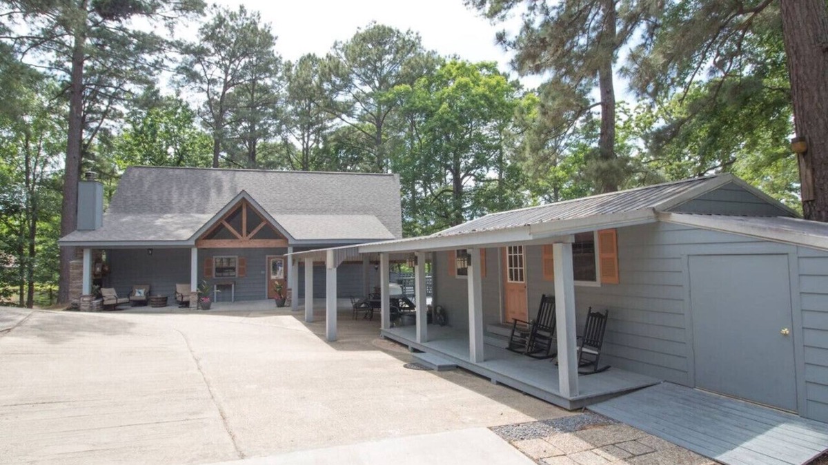 Negreet House | Bayview Lodge .