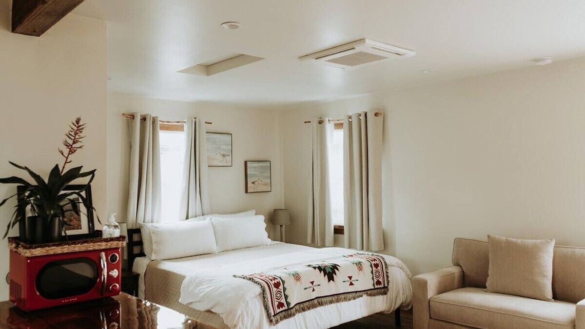 Baywood Park House | Baywood Cottage #2 | Walk to Bay | Dog Friendly