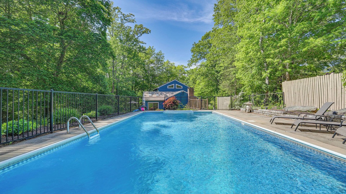 Killingworth House | BBQ Ready: Quiet Connecticut Retreat w/Fire Pit