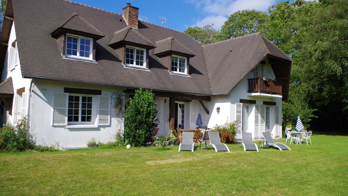 Villedieu-les-Poeles-Rouffigny House | Bed and Breakfast Saultchevreuil