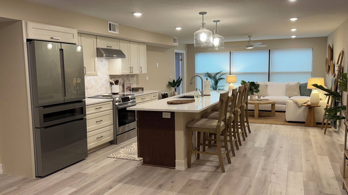 Park Shore Condo | BE THE FIRST to indulge in this NEWLY renovated Condo in Park Shore Naples!