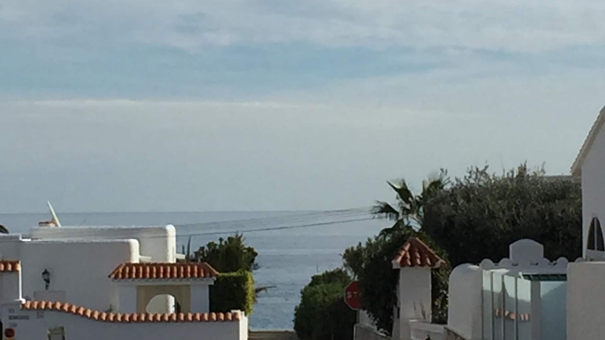 Vista de los Angeles-Rumina House | BEAUTIFUL HOUSE ABOUT 100 METERS FROM THE BEACH.