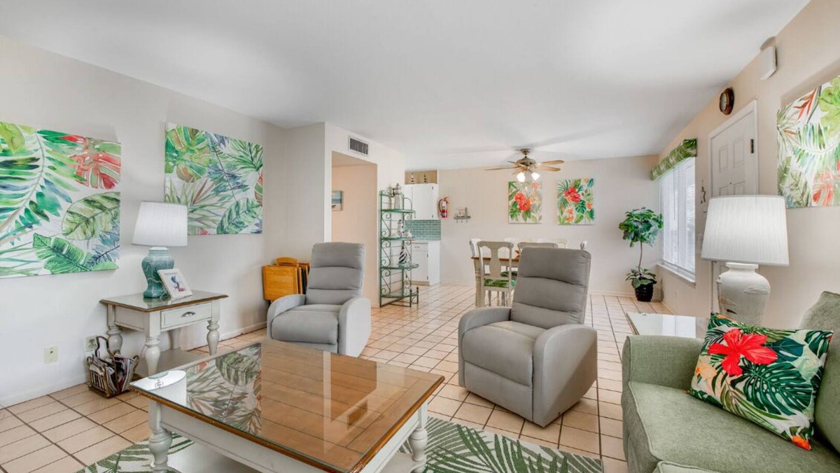 Corpus Christi Condo | Beach Access Across the Street, Shared Heated Pool