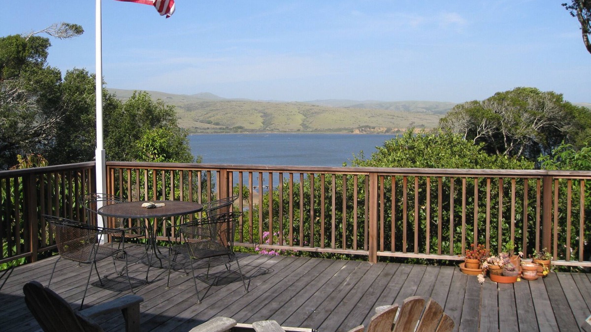 Inverness House | Beach and Seashore Hiking Retreat