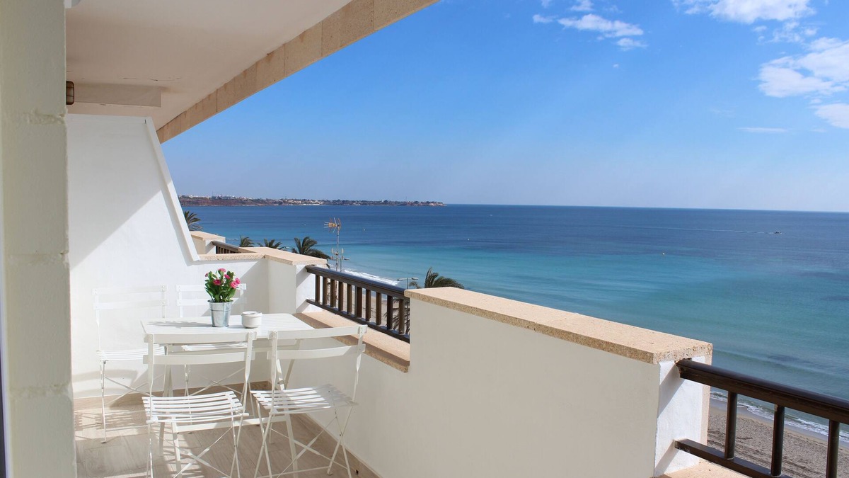 Mil Palmeras Apartment | Beach Apartment Sea Line - Beach Apartment 1st line QUESADA APARTMENT