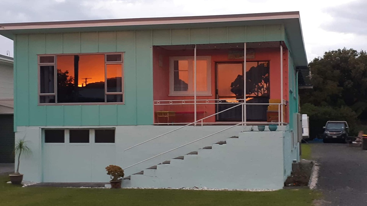 Bowentown House | Beach Belle, 1960’s Bach