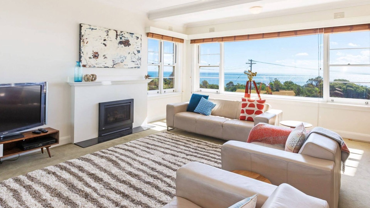 Mornington House | BEACH BELLE - MORNINGTON