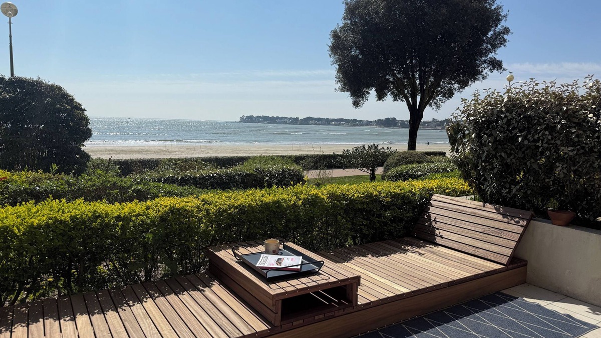 La Baule-Escoublac Apartment | Beach Benoit⛱️ Garden level in front of the beach with large terrace. Private garage