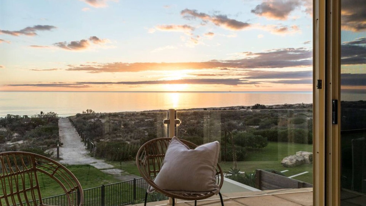 Tennyson House | Beach Bliss - Ocean Views/Private Beach Access