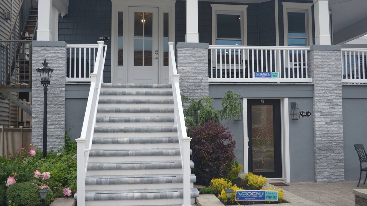 North End House | Beach Block Beauty - Main House - Fully renovated for 2024 Season! 6BR 5BA