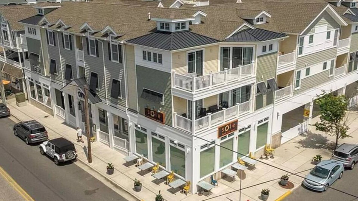 Townsend's Inlet Condo | Beach Block Southend of Sea Isle The Cove