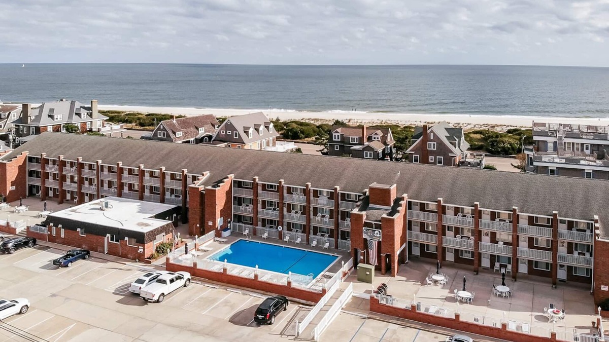 Admiral Estates Condo | Beach Block W/Ocean View & Pool now booking for 2025