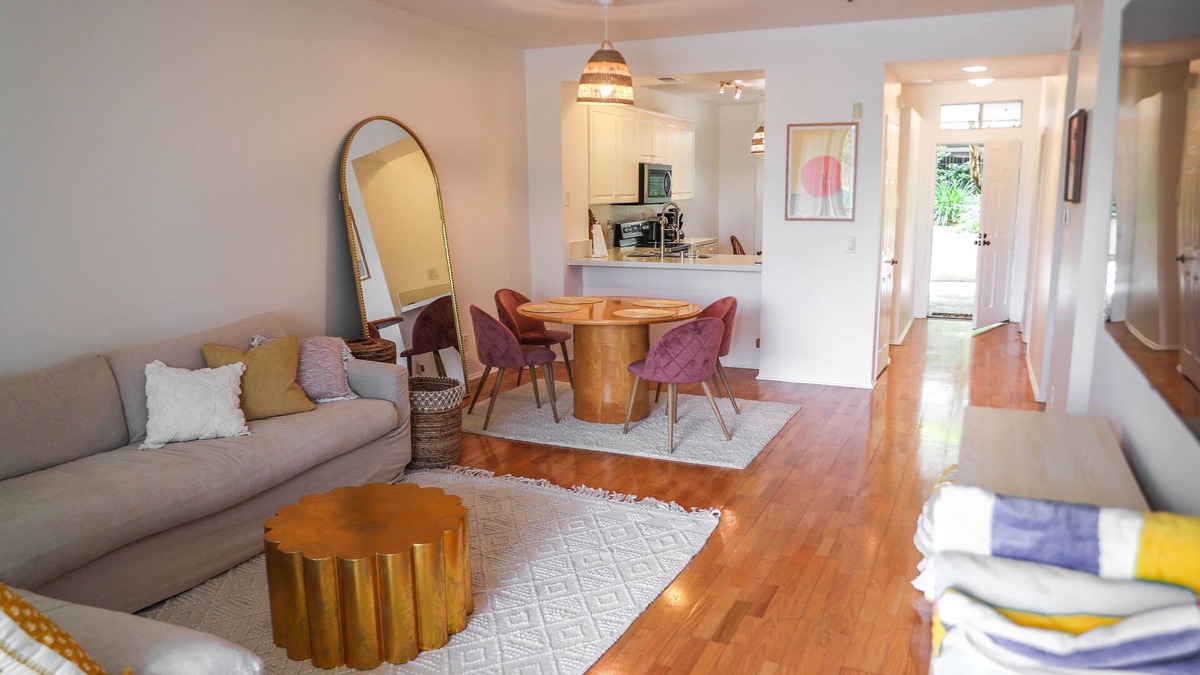 Yorktown Condo | Beach City Condo 1 Mile from Downtown, Pacific Ocean & The Beach