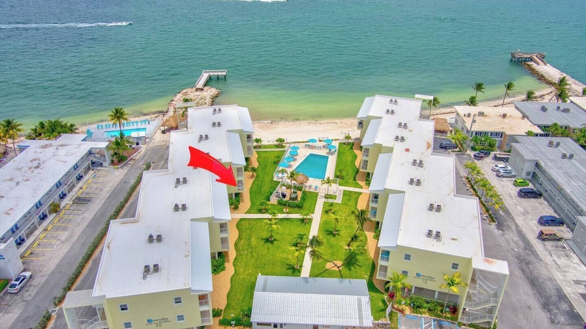 Key Colony Beach Apartment | Beach Club Tidal Wave-Beach/Pool