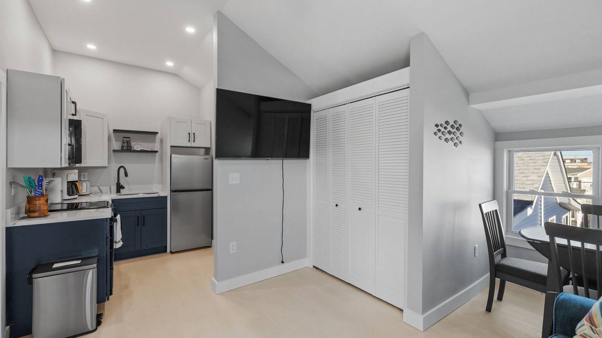 Hampton Condo | Beach Condo 5 Min Walk to Beach, Shops, Boardwalk