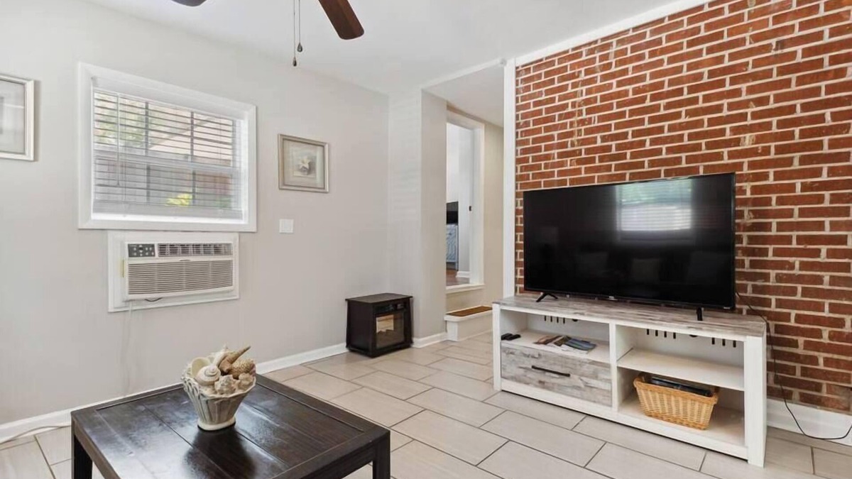Saint Simons Island Apartment | Beach Cottage -optional BIKES - Walk 2 Shops & Fun
