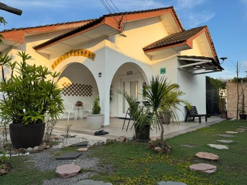 Chukai House | Beach Cottage Homestay Kemaman - Berado D Pampass