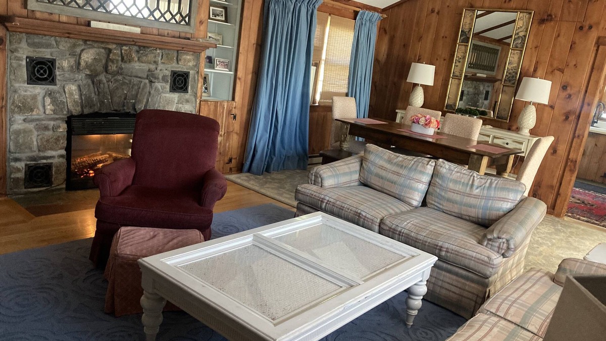 Saunderstown House | Beach Cottage shabby/chic comfortable home