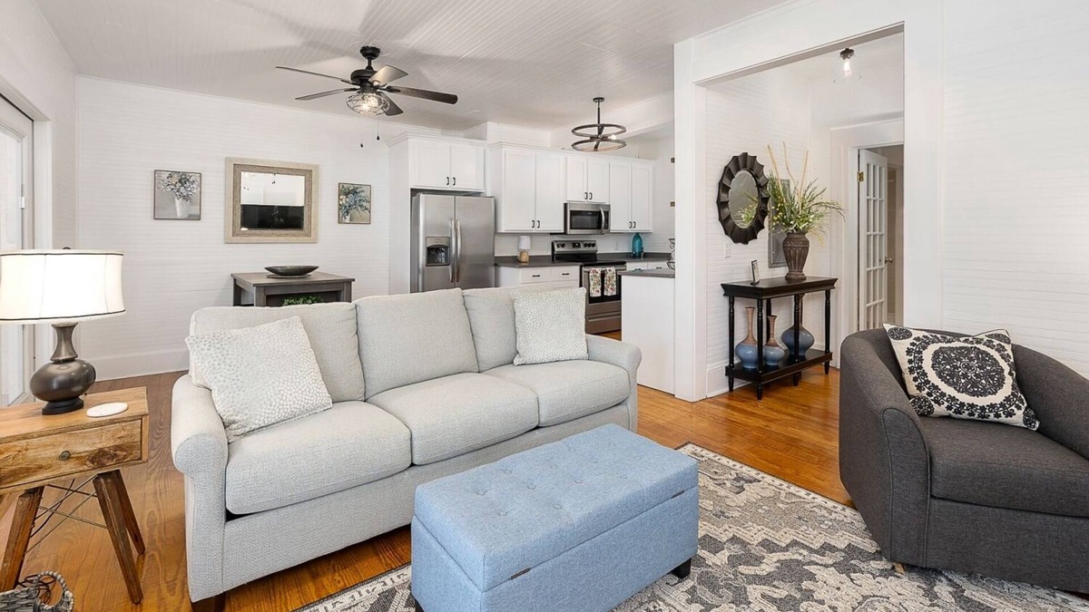 Saint Simons Island Cottage | Beach Cottage-Screened Porch! One short block to beach! Walk to Pier Village!