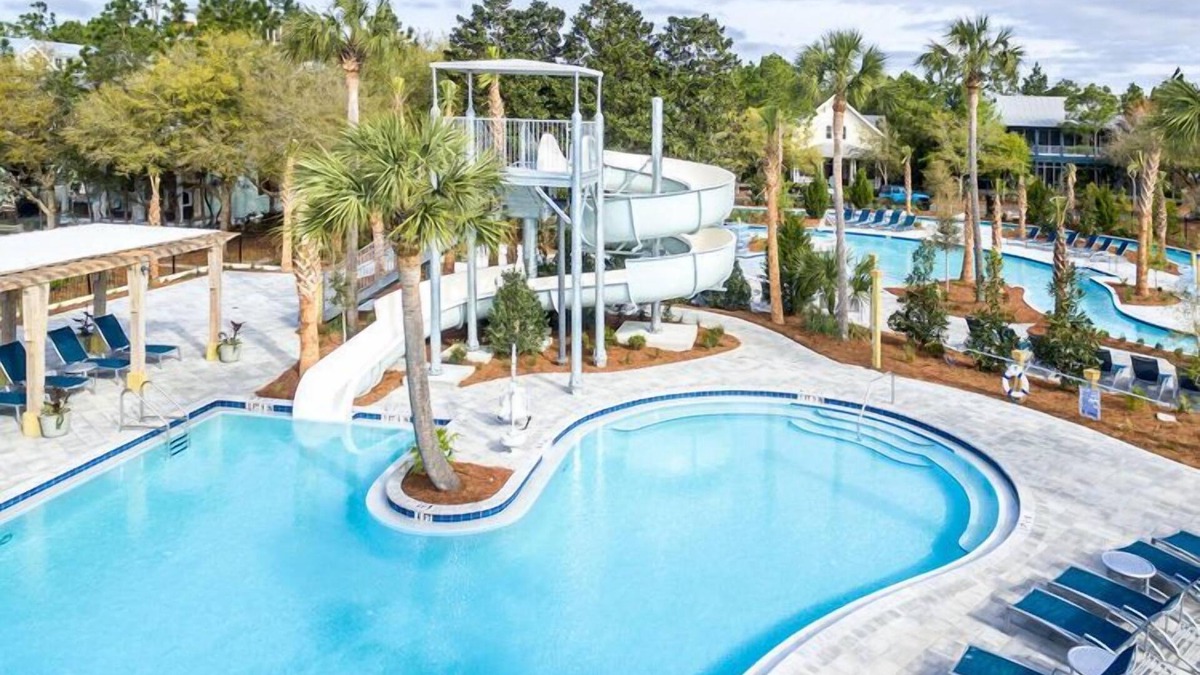 Beach District Condo | Beach days made better under the brim at Beach Hat/Gulf Views/2 Bikes