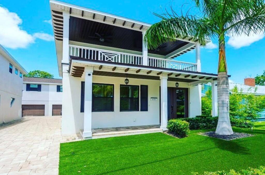 Gillespie Park House | Beach Downtown Pet-friendly @ The Park Home-635
