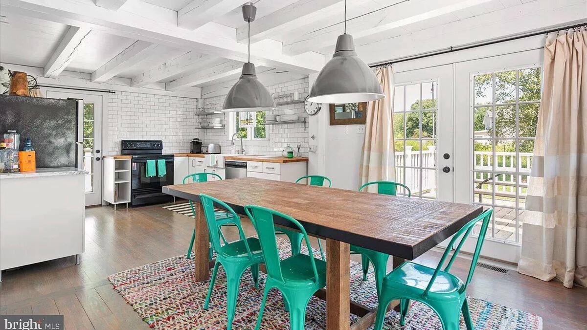 Clarksville Cottage | Beach Dreams in a beautiful New England timber framed cottage