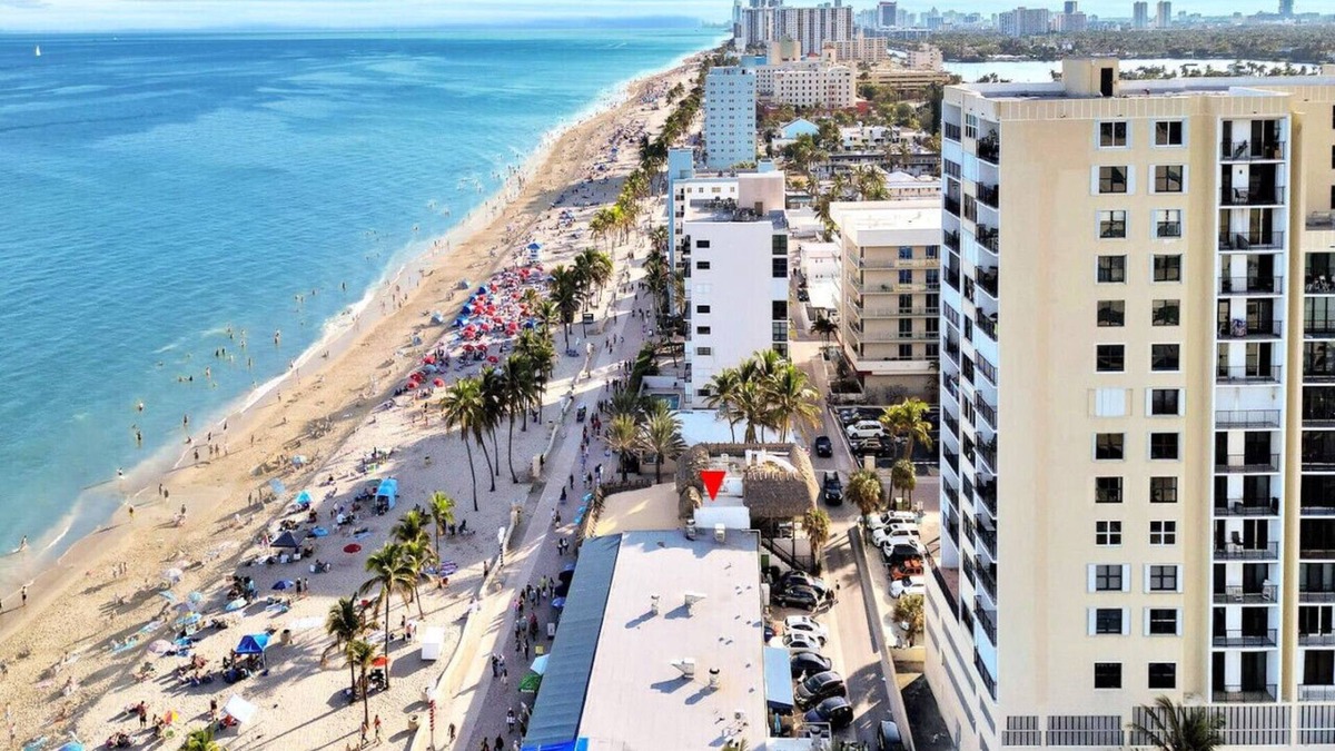 Hollywood Condo | Beach Effiency - Hollywood Beachfront & Broadwalk