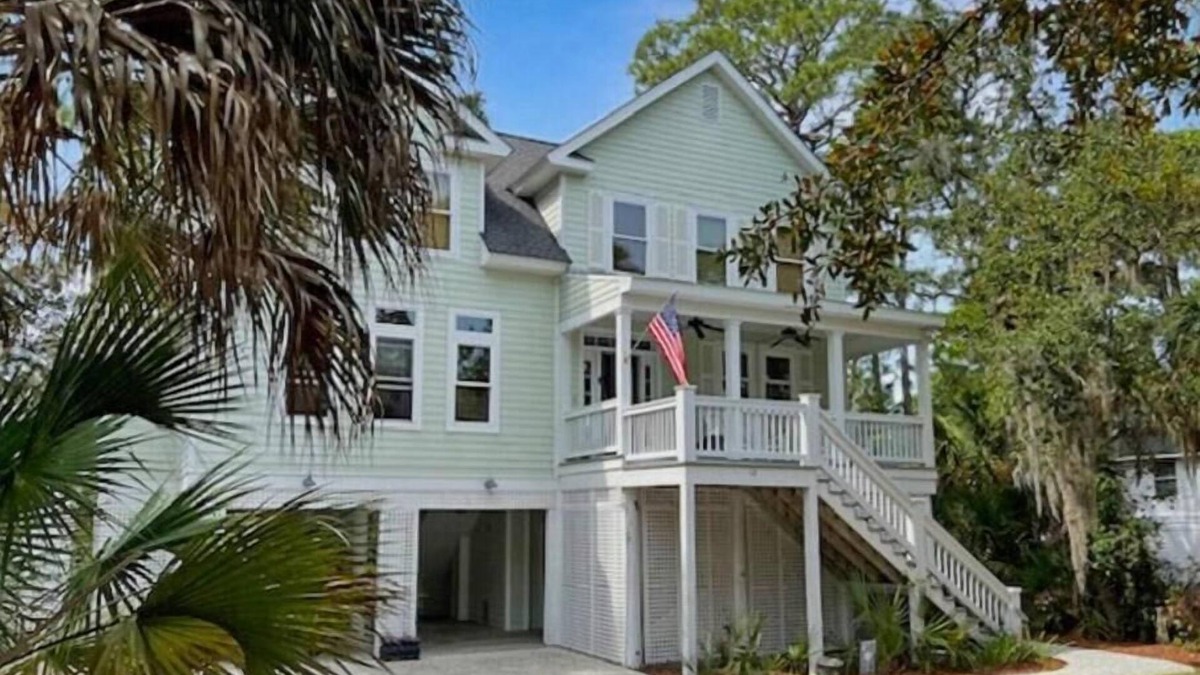Oceanmarsh Subdivision House | Beach, Fishing, Tennis, Pickleball, community pool, all amenities included.